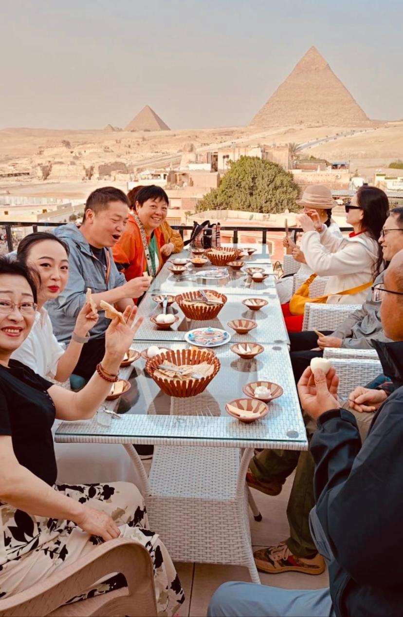 Golden Pyramids view Inn Kafret el-Gabal Buitenkant foto