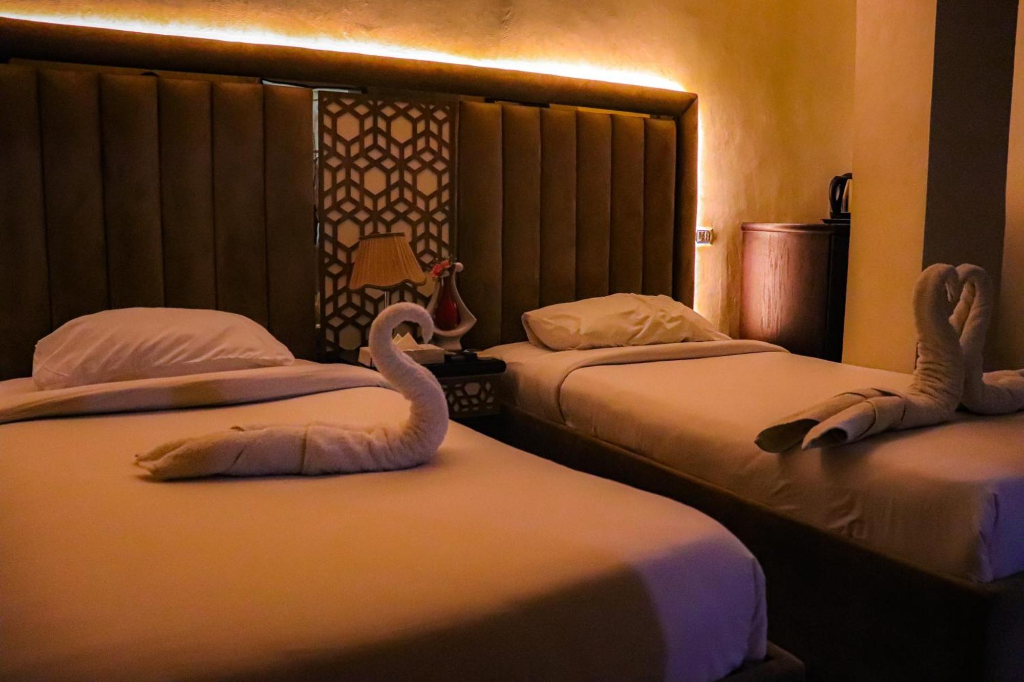 Golden Pyramids view Inn Kafret el-Gabal Buitenkant foto